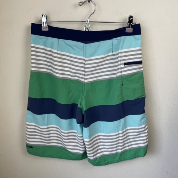 Patagonia Boys Wavefarer Boardshorts 10" - Picture 3 of 8